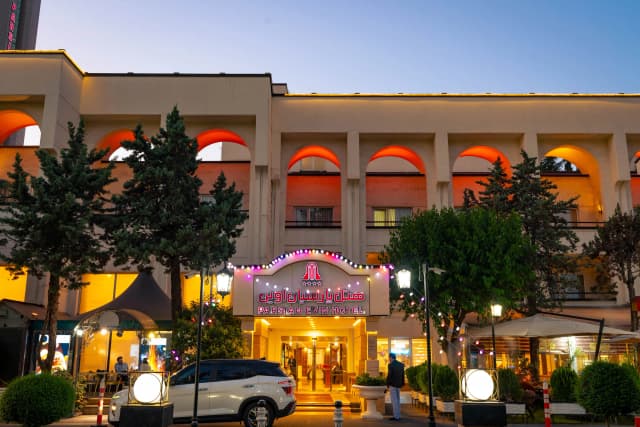 نمای هتل پارسیان اوین تهران